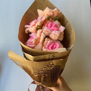 Handmade crochet pink roses bouquet